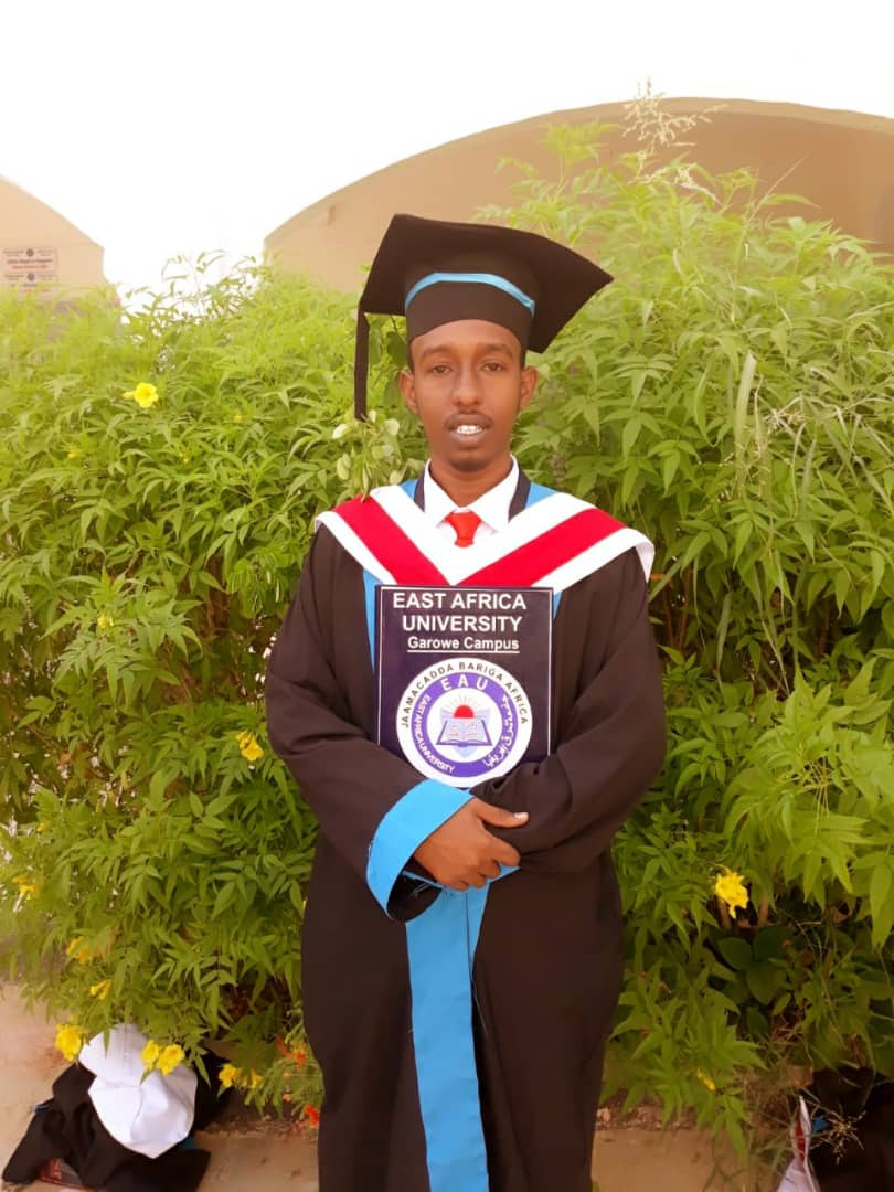 MohamudAShire1's tweet photo. I am So Happy Achievement With My Dreams And My Graduation From East Africa University Growe Compus Department of Economics.
First I thanks to allah and my parents Who Supported me to achieve my dreams and being a graduate.

#ThanksU https://t.co/1nRoVRXhsZ