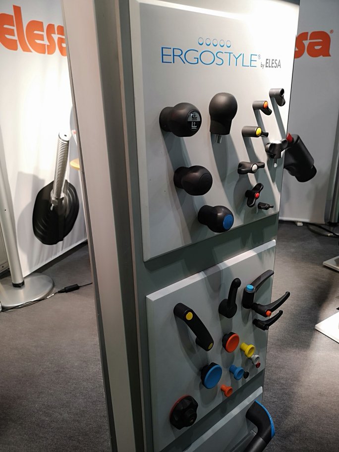 ElesaUK's tweet photo. Day 2 for Advanced Engineering!
Stand A16.
#AEUK18 #Aerospace #Automotive #Electronics #Metals #Nuclear #Quality #ElesaUK #Handwheels #Castors #Knobs #Levers #Handles #Latches #Wheels #Clamps #Hinges #Indicators #Engineering #Industrial #ControlElements #Design https://t.co/dhuTTEyk3u