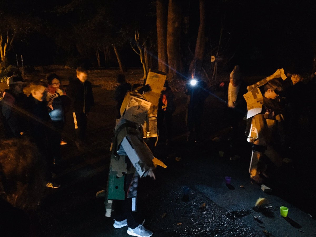 Waterprimary's tweet image. Robot Wars 🤖 followed by spooky stories with Mr. C 😱😱😱 #PGL #PGLfun #RobotWars