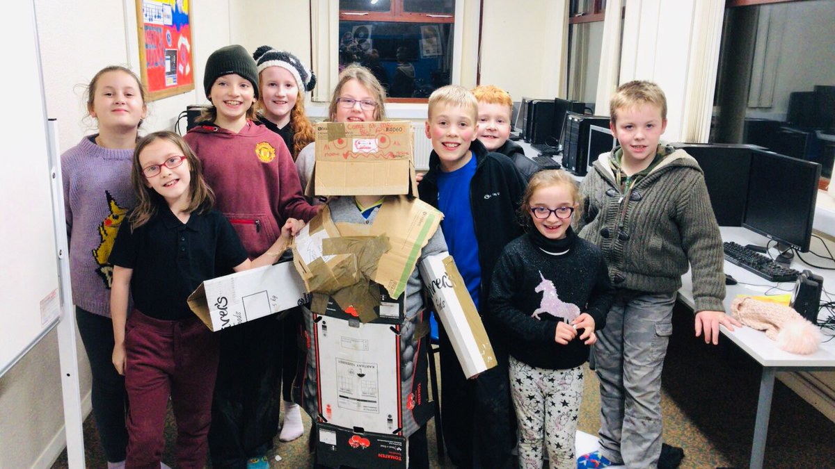 Waterprimary's tweet image. Robot Wars 🤖 followed by spooky stories with Mr. C 😱😱😱 #PGL #PGLfun #RobotWars