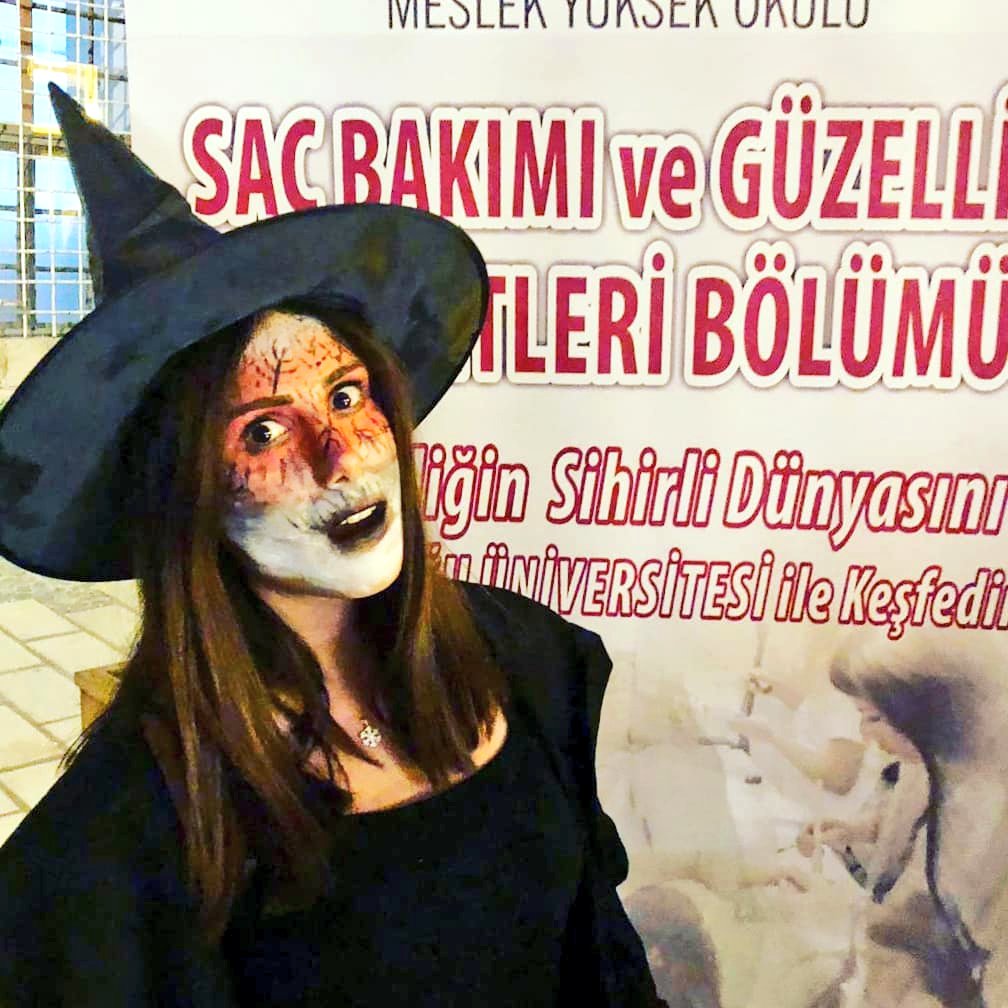 official در توییتر