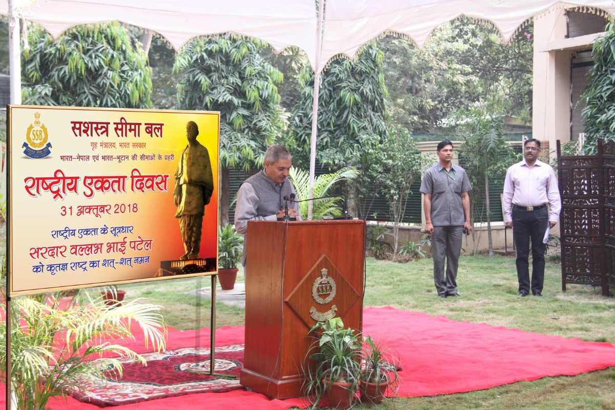 SSB_INDIA's tweet image. #EktaDiwas
#PledgeForUnity
On the occasion of Rashtriya Ekta Diwas, the DG administered the pledge for unity at FHQ.