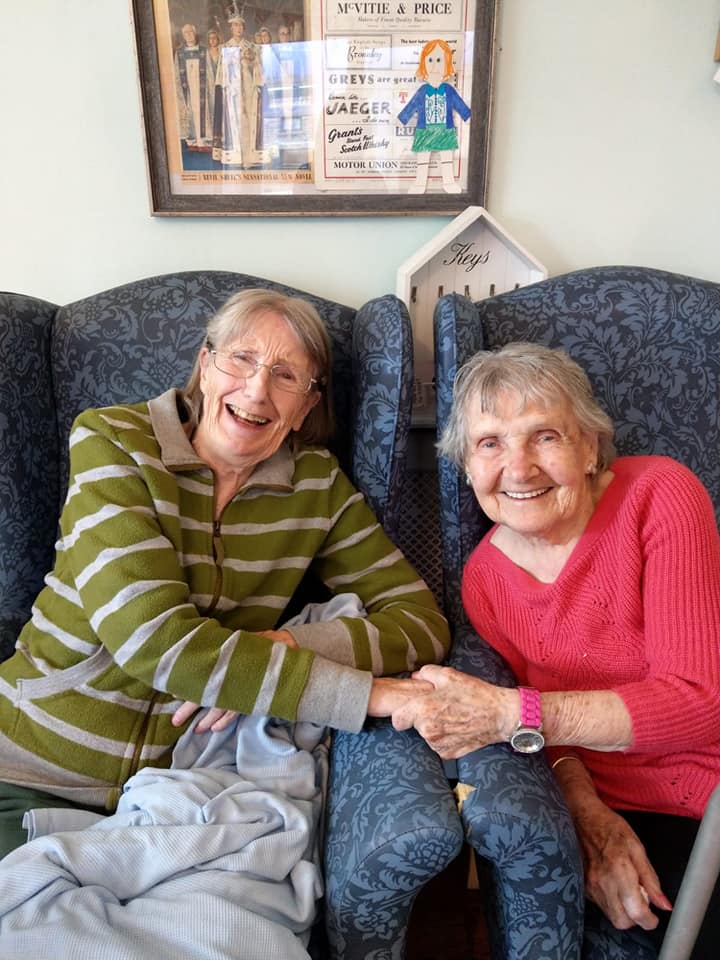 Day support for people with Dementia.  Supporting carers,  giving  users appropriately trained staff to cater to their needs.  We invite you  in to a calm and focused place, ensuring you feel settled and content. Contact us today for details 🙂
#dementia #daycare #wecare #carers