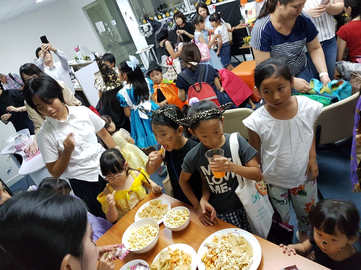 geosbangkok's tweet image. “Say BOO and scary ON” 🎃 Happy Halloween 👻 #bangkok #geosthailand #languagecenter #happyday #HappyTogether