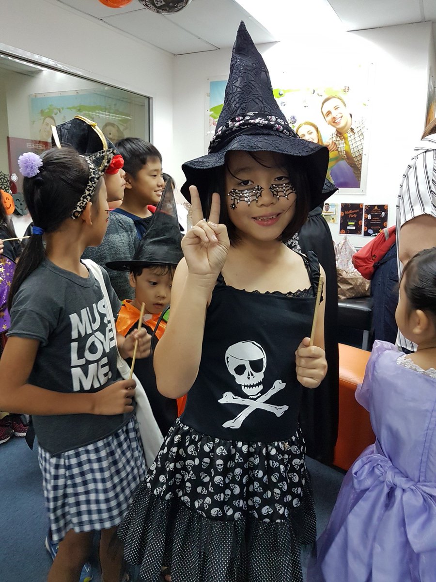 geosbangkok's tweet image. “Say BOO and scary ON” 🎃 Happy Halloween 👻 #bangkok #geosthailand #languagecenter #happyday #HappyTogether
