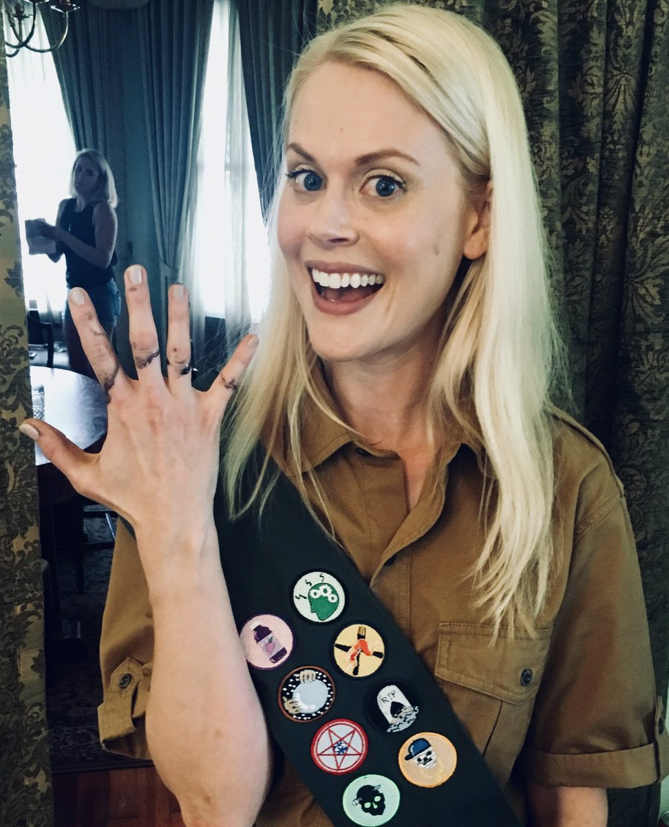 Getting ready to live tweet @StanAgainstEvil premiere in about 15  suspenseful minutes! @IFC (goo spoiler alert in this photo!), image size:972x1200