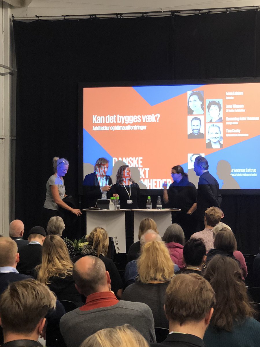 Et vigtigt take-away, som blev nævnt et par gange, og som jeg tilslutter mig: KEND DIT ANSVAR for at reducere CO2 udslippet - og lad være med at pålægge andre at tage det, uden at du selv gør noget! Tak for inputs #danskeark #buildinggreen