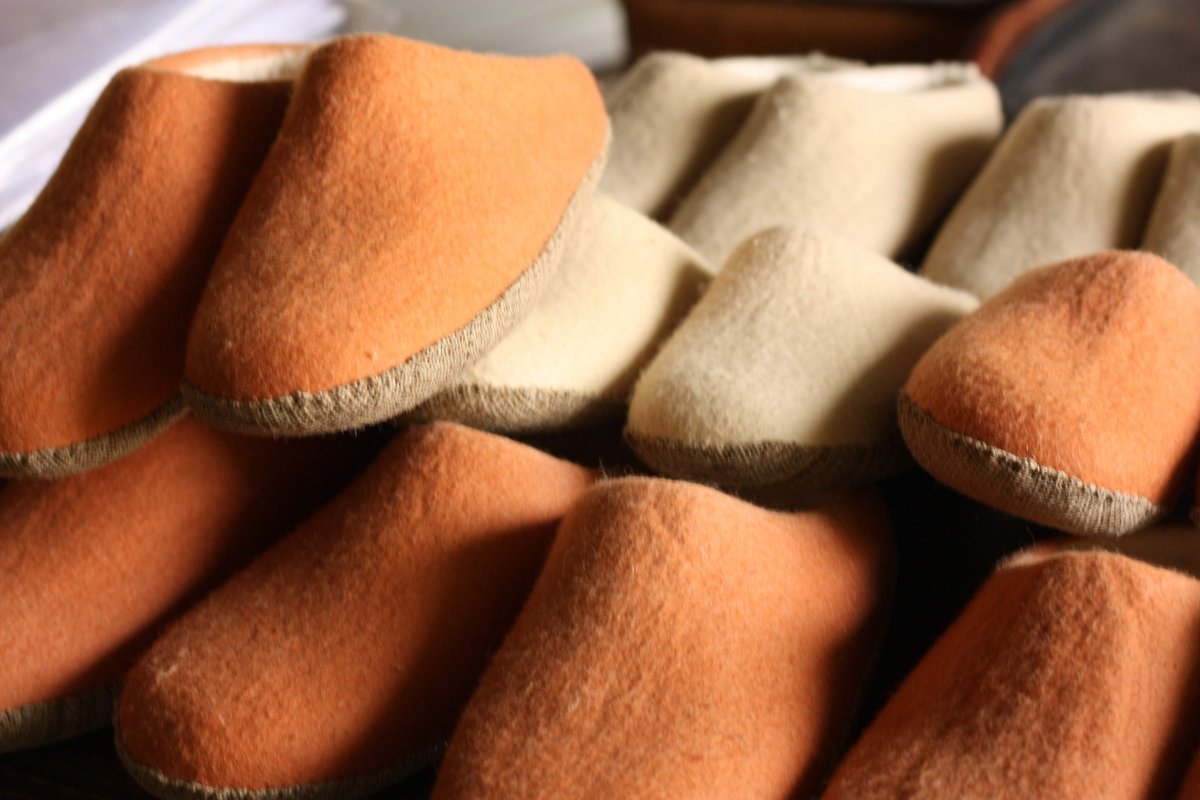 FeltsShoes's tweet photo. "WE ARE LIVE"
https://t.co/uJU95jLumv
With New Discount offer - 47%, For your families, for your friends, don't be late hurry up #feltshealthshoes #feltshoes #Wool #Woolshoes #Merino #Sheepwool #Luxurious #Sustainable #felts #handmade #Feltsshoes https://t.co/I7dgGLLQNs https://t.co/HzDqmtFSJX