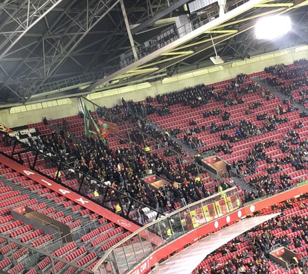 O Xrhsths Ultrassnl Sto Twitter Go Ahead Eagles Supporters Away Bij Ajax Amsterdam Gisteravond Knvb Beker 31 10 2018 Ajagae Goaheadeagles Deventer Awaydays Ultras Supporters Knvbbeker Football Https T Co Shkiopl5hy