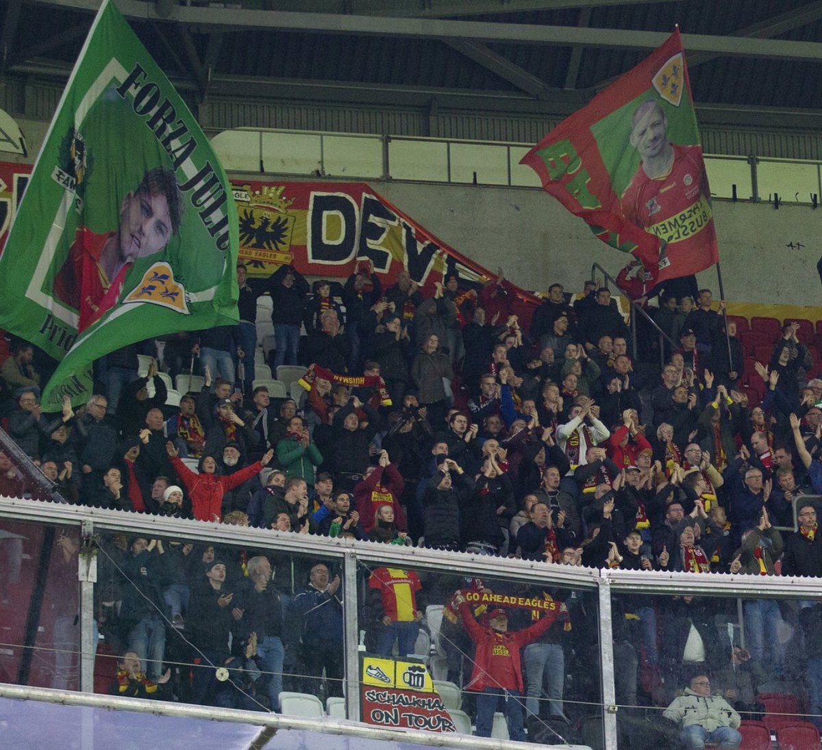 O Xrhsths Ultrassnl Sto Twitter Go Ahead Eagles Supporters Away Bij Ajax Amsterdam Gisteravond Knvb Beker 31 10 2018 Ajagae Goaheadeagles Deventer Awaydays Ultras Supporters Knvbbeker Football Https T Co Shkiopl5hy