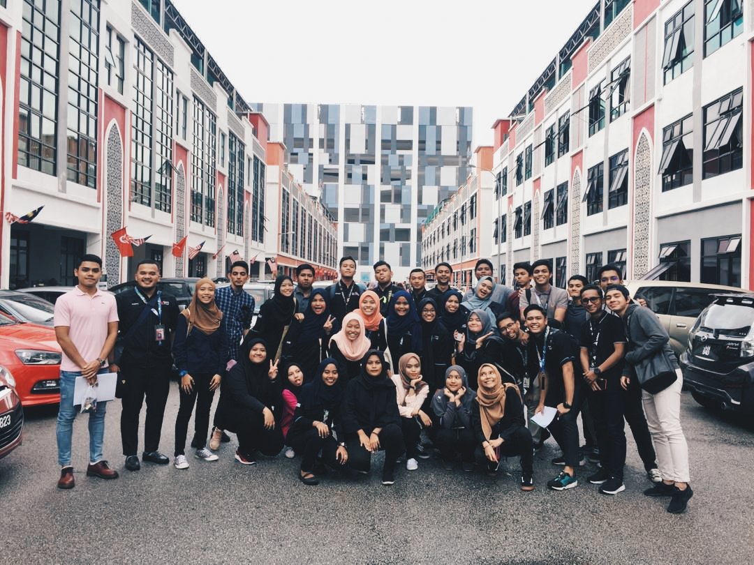 sofiyazukee's tweet photo. AT101 is The greatest gift in my life ❤ finally we're done 💪🏻thank you for everything guys,semester 5 is over,goodbye and take care ❤ #kptmkb #roadforinternship https://t.co/3Ylj8VxdJY