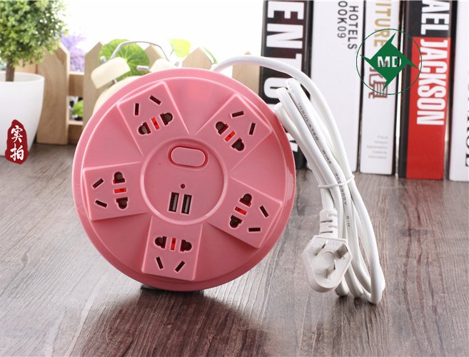 ModiSocket's tweet image. MD182 USB new national standard power strip
Seat size: L*B*H=155*85*33(mm)
Cable length: 1.5m
Product weight: 245g
Rated input: 10A/AC250V
Rated output: 10A/AC250V /2200W
Output of USB module: single port 5V/ 2.1a
Certification: FCC CE