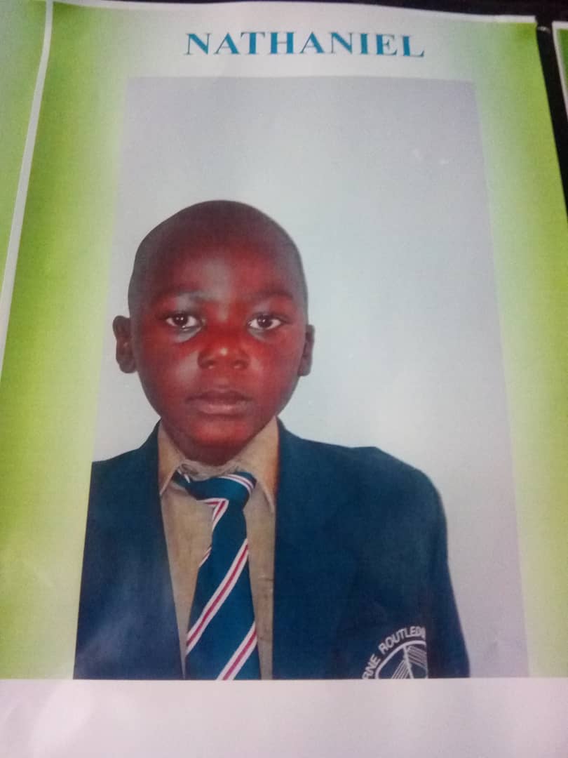 Dear Parents. Please help. An Selborne Routledge ECD boy is missing. He was wearing white short with school logo, white T-shirt. His name is Nathaniel /Ano Muchinapo.
Please RT for awareness. #ZIMBABWE #Twimbos