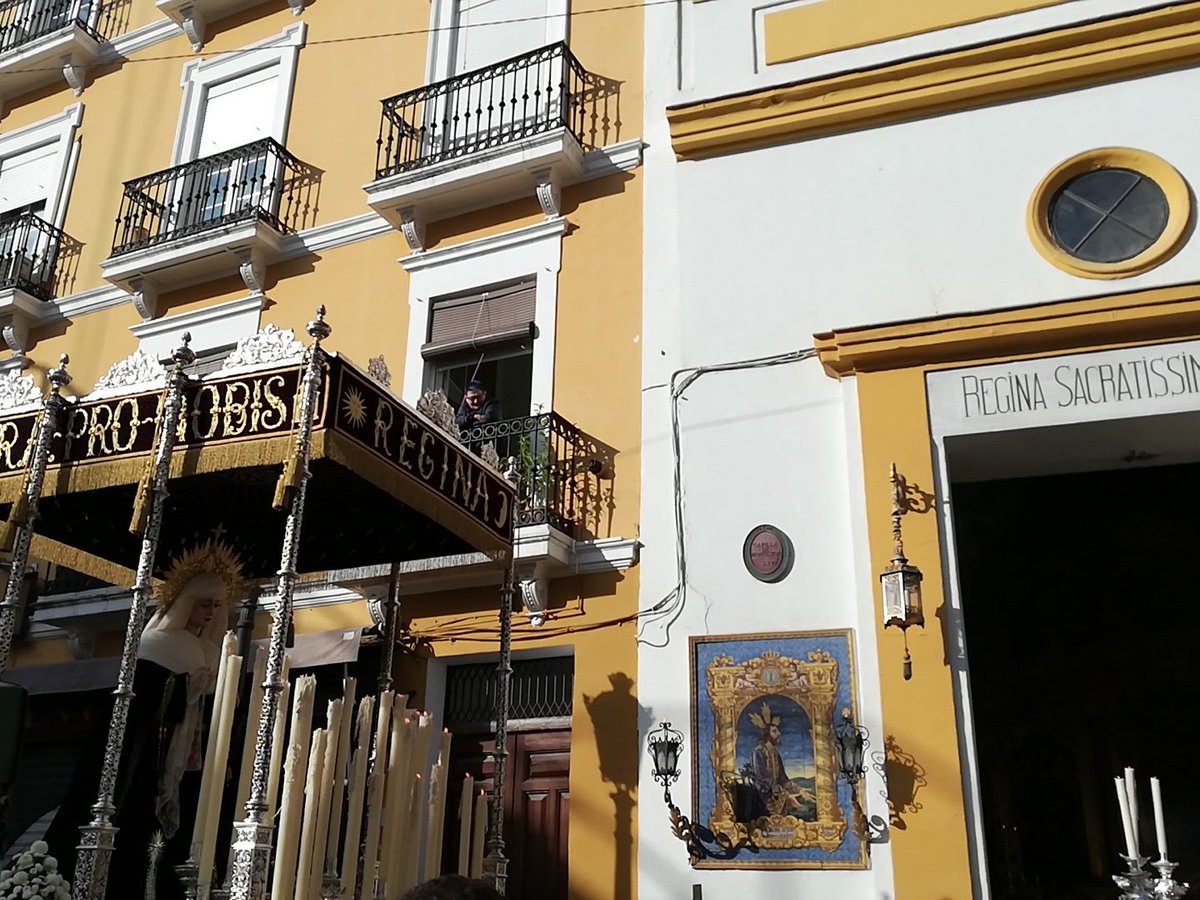 luzdepasionsev's tweet photo. El Rosario de la Aurora de @hdaddemontesion a punto de finalizar #TDSCofrade https://t.co/tWiptXz5zQ