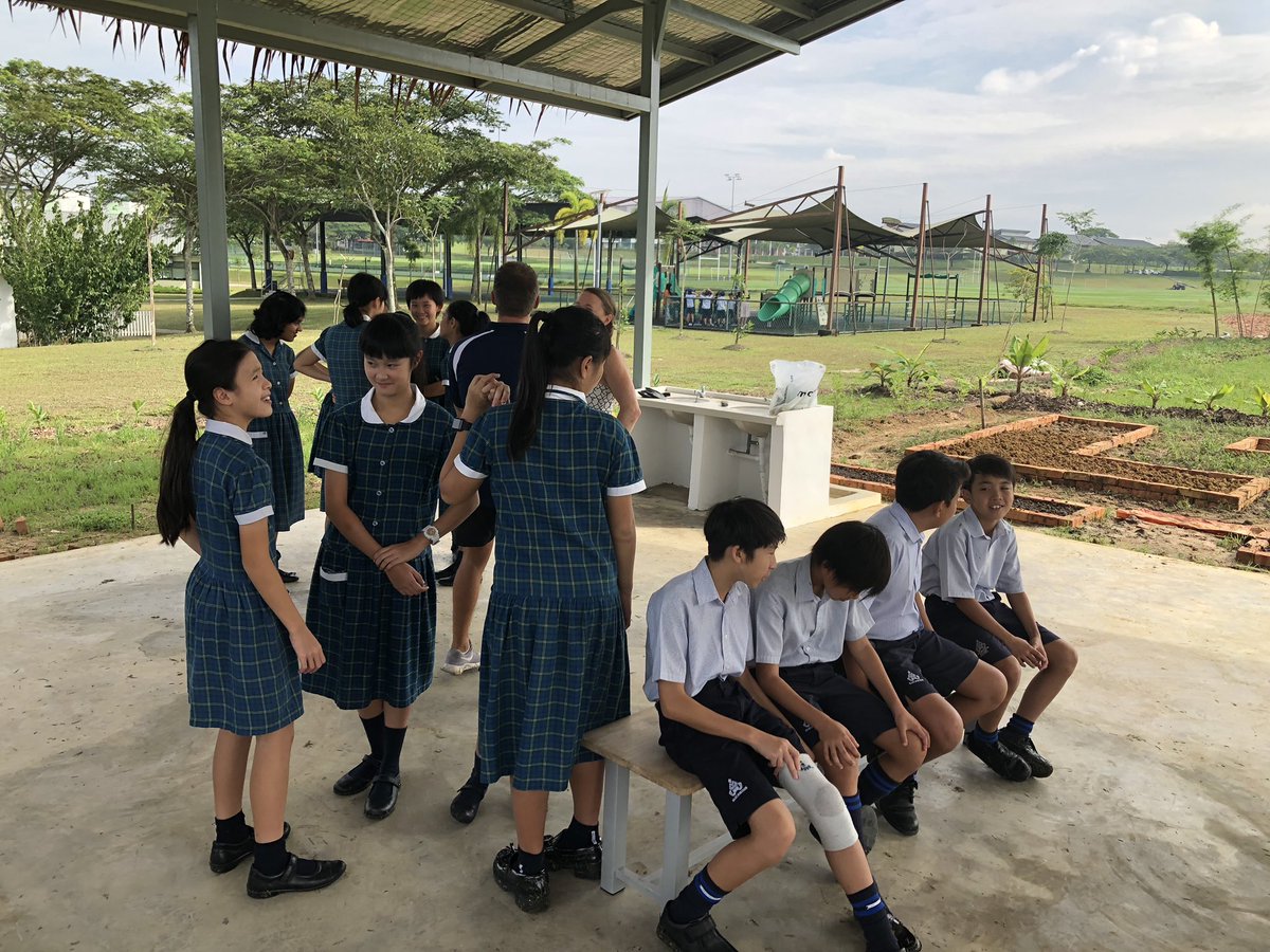 MCMPrepSchool's tweet photo. Outdoor Classroom Day - time to see what is happening at the MCM Farm & maybe plant a pineapple? #MCM1family #farmclass #outdoorlearning #courageous https://t.co/Ub1e9znspV