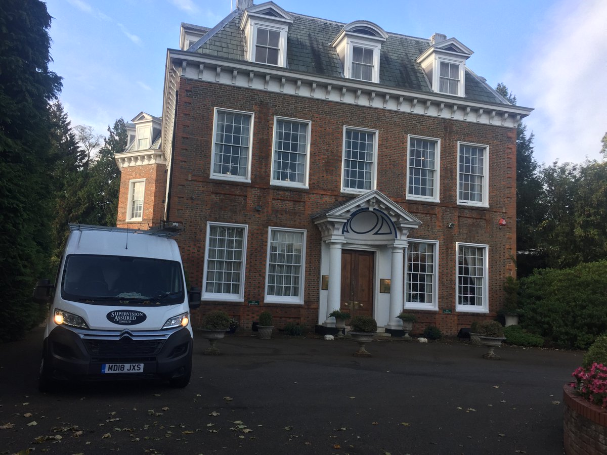 sa2000ltd's tweet image. A prestigious eighteenth century building we cleaned for our customer.  #supervisionassured2000ltd #windowcleaning #claddingcleaning #commercialcleaning #commercialvehicle #businesscentre #Buckinghamshire