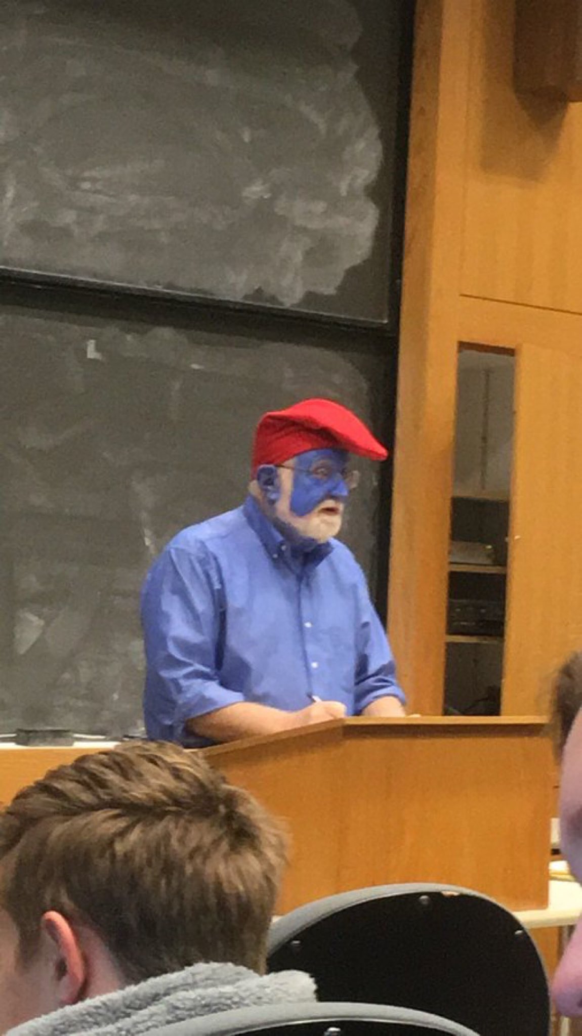 Pelikán Elvtárs on Twitter &quot;ako ste se pitali cime se ovih dana bavi