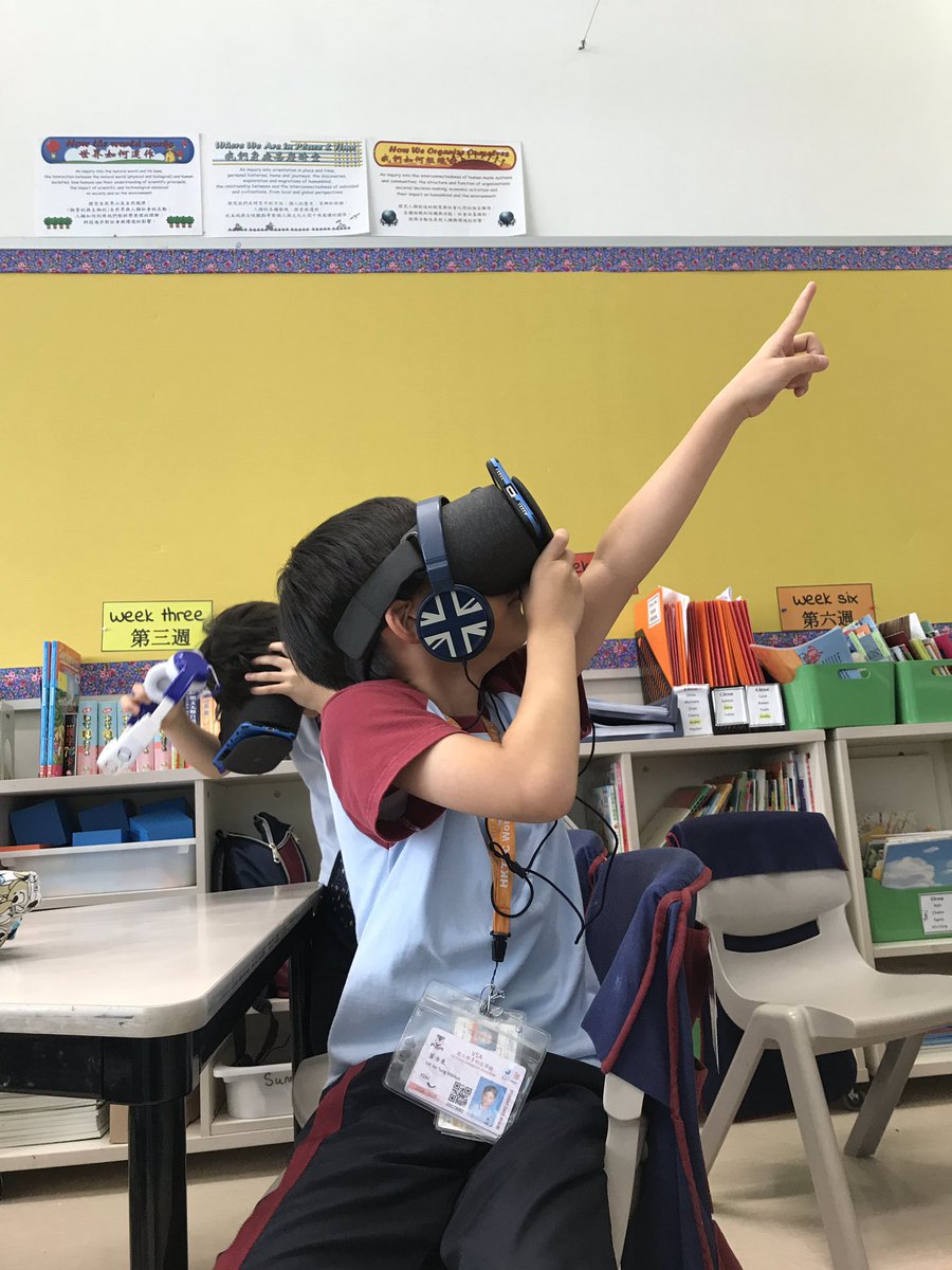 mrkpyp's tweet photo. That feeling when you immurse yourself in #VR natural environments. To support the #VSAHKG Y2 #HWEO #UOI Ss inquired into the sights, sounds and feelings of being in nature followed by reflections on @seesaw @xiaomi #edtech #edtechchat #edtechftw #VirtualReality #STEAM #pypchat https://t.co/rYgBH2BEWW