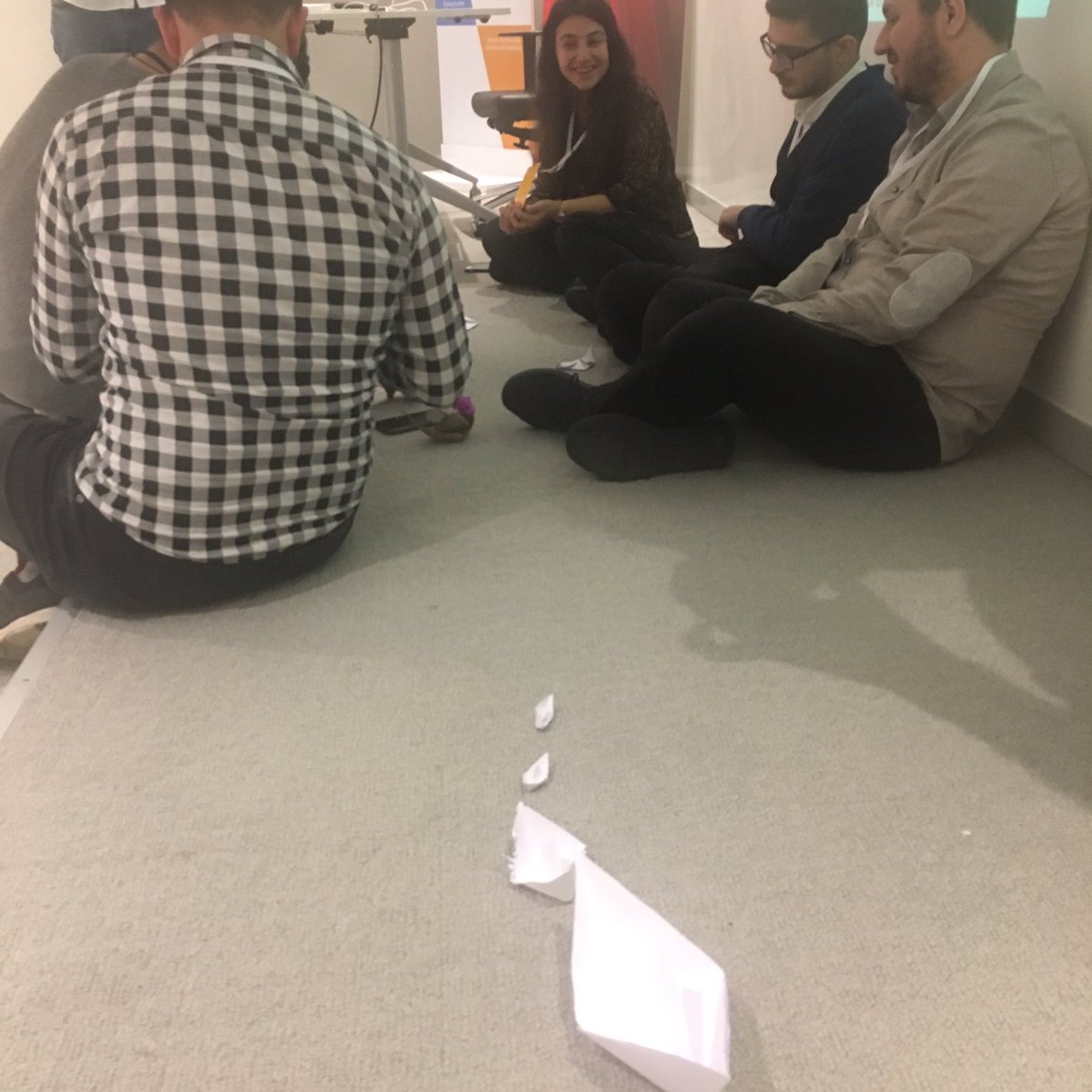girvak's tweet photo. Ekipler kuruldu görevleri tamamlamak için takım çalışması yapılıyor. #fellow2018 https://t.co/Z7MZ3anKTW