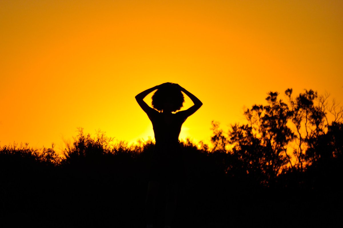 siyamnisi_photo's tweet photo. Black Girl Magic 1
#siyamnisiphotography #photographyislife #sunset #sun #beauty #beyondtheeye #art #artistry #nikon #nikonphotography #girl #shadowphotography #afro #africa #africanqueen #blackgirlmagic #blackgirls #blackhair https://t.co/WDAoyvAa73