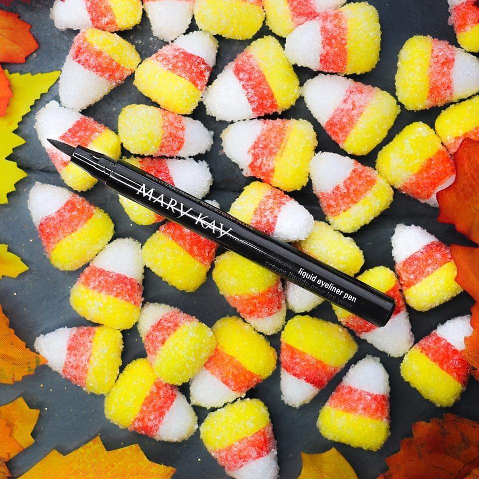 lenteo's tweet image. Our ULTIMATE Halloween hack! 👻 Use our Liquid Eyeliner pen to create a cat, mouse – pretty much any animal – for an easy and flawless Halloween look! 👻#halloweenhack #halloween #marykayph