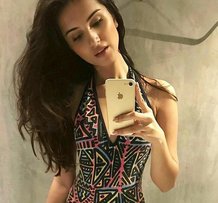TaraSutaria_'s tweet photo. https://t.co/ezKF7U8V57