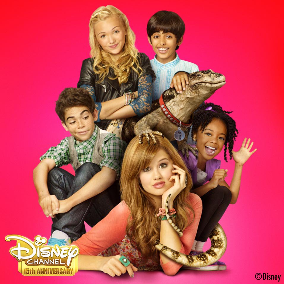 Uzivatel ディズニー チャンネル公式 Na Twitteru ディズニーチャンネルの15年を振り返る ジェシー 12年日本で放送スタート デビー ライアン演じるジェシーが ニューヨークのペントハウスに住むセレブ家庭のベビーシッターに ペイトン リスト