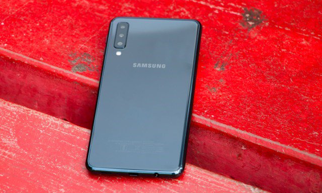 TechboundShop's tweet image. Galaxy A7 2018 📱
What do you think? 👇

Follow us on Instagram: instagram.com/techbound_offi…  

#Techbound