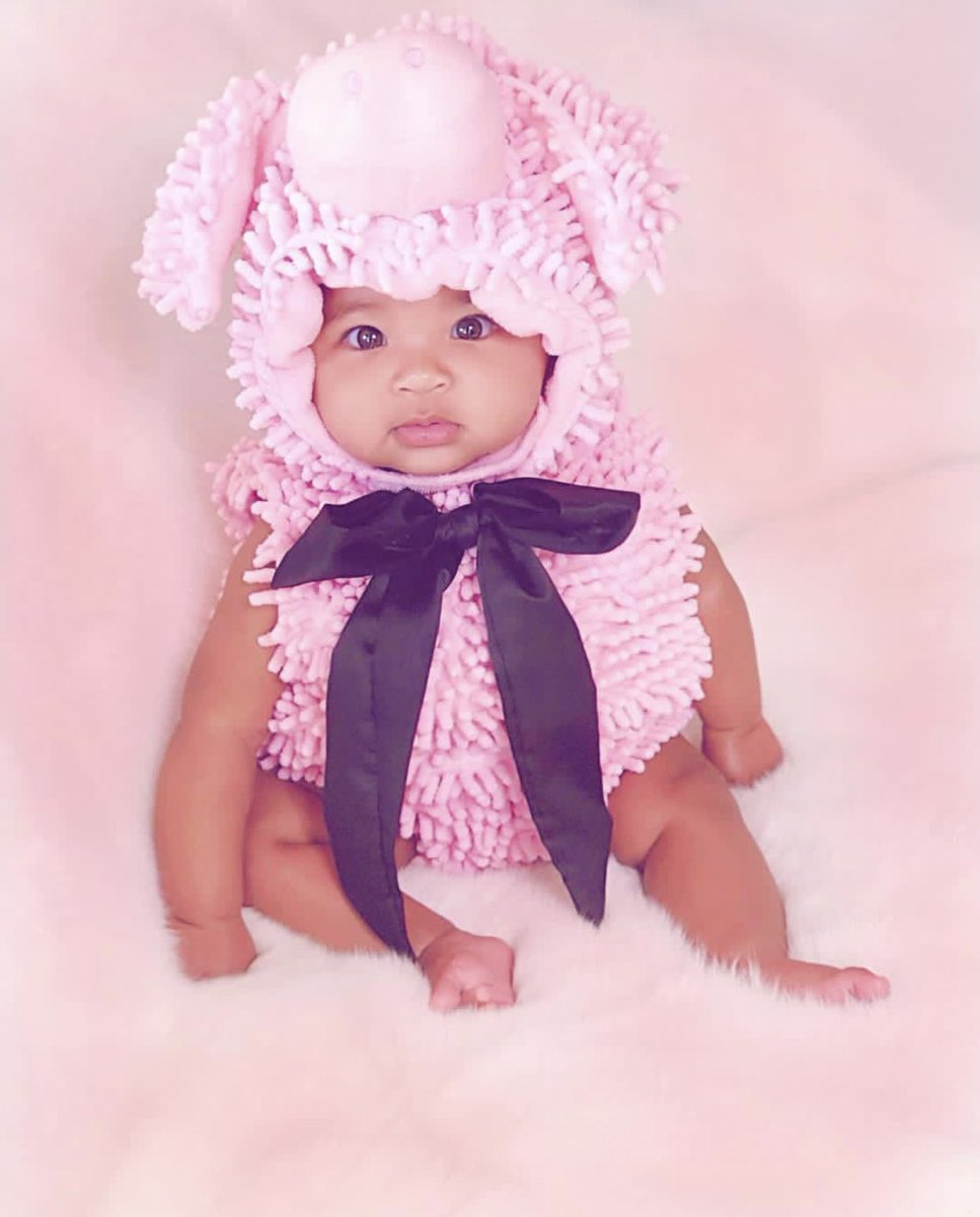 usofdahnne's tweet photo. @khloekardashian I wanna take a minute to melt over how cute #truethompson is on her Halloween costume I’m dying of a cuteness attack😩😱😍 https://t.co/35oGzubJat