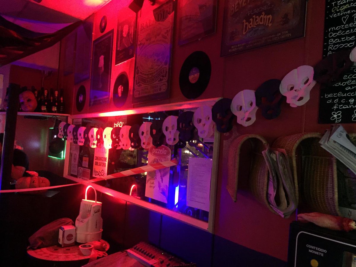 BarDixi's tweet photo. Grazie a tutti i clienti che nonostante la tanta pioggia di ieri sono passati a trovarci!

Un grazie particolare a Michele Guida dj &amp; Jacopo Lamberti per il loro set! 

Il prossimo venerdì abbiamo il piacere di ospitare DJ Thomas Smooth 🎼🎧💣 https://t.co/yu87dA9pCM
