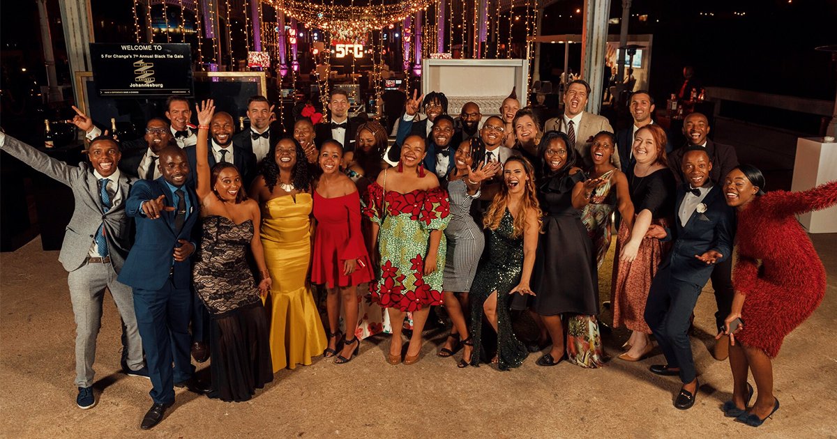 5ForChange's tweet photo. Thank you to every single person who joined us at the 5 For Change Black Time Gala. The night was absolutely amazing. Stay tuned for more pics. #5ForChange #MakeAChange https://t.co/Cdbf5QrkMT