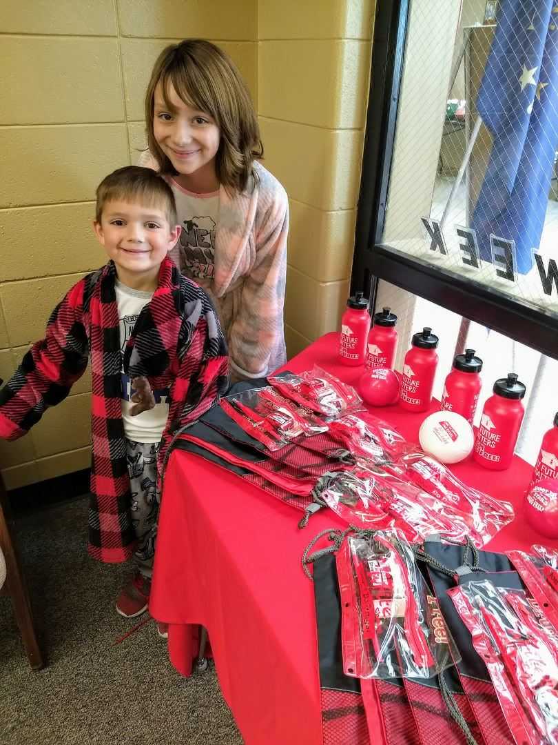 Our students are enjoying the daily Red Ribbon Week drawings for prizes this week. Thank you to our PTO for sponsoring the prizes!