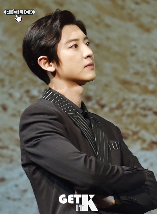 chanyeol pics tweet media