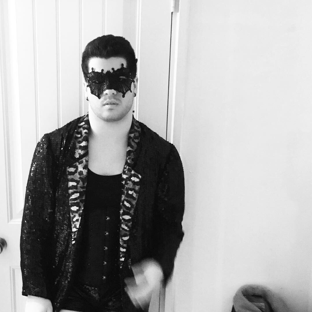 itspetro's tweet photo. THANK YOU SO MUCH @WiggleRoomMtl for making me your favourite act of the night!! You made my Halloween so special so for that....I WILL BE BACK NEXT WEDNESDAY FOR ANOTHER #VOIXDEVILLE ๐๐ผ https://t.co/0Xw5qsLU7e