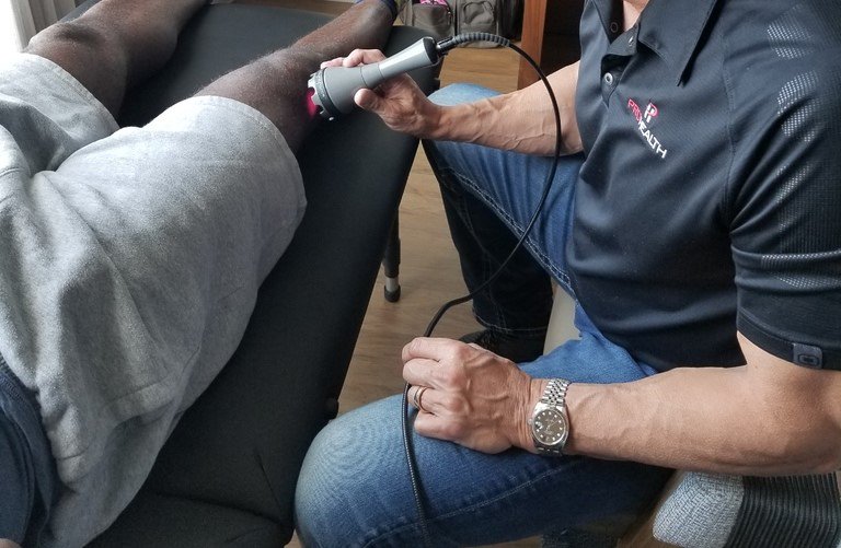 DrDougProHealth's tweet photo. Using the Lightforce Class IV laser on our NFL athletes before the game. We use lasers to increase microcirculation, reduce inflammation and reduce scar tissue and pain. Lasers dramatically reduce the recovery time of injuries. https://t.co/7UCzwM6NUl