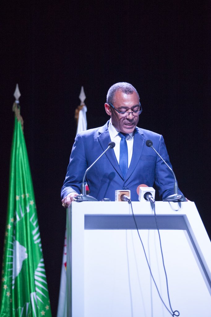 edzang_eyogo's tweet photo. Allocutions pendant la cérémonie de lancement de la #SAE7 à Libreville le lundi 29 octobre 2018
.@CEEAC_ECCAS @_AfricanUnion
@IWMI_ @amcowafrica
#eausourcedevie
#MEE
#AfricaWaterWeek https://t.co/89Atq2Eva3