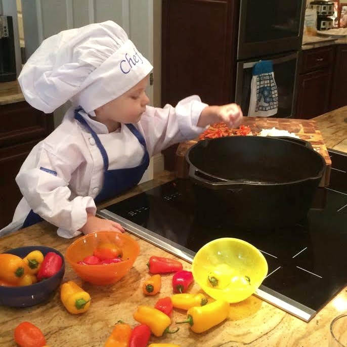 KentmoKitchen's tweet image. If we can teach kids that it's easy, delicious, and FUN to cook their own food, then we're setting them up for success! #cookingwithkids #homechef #CookingInstructionsForMen