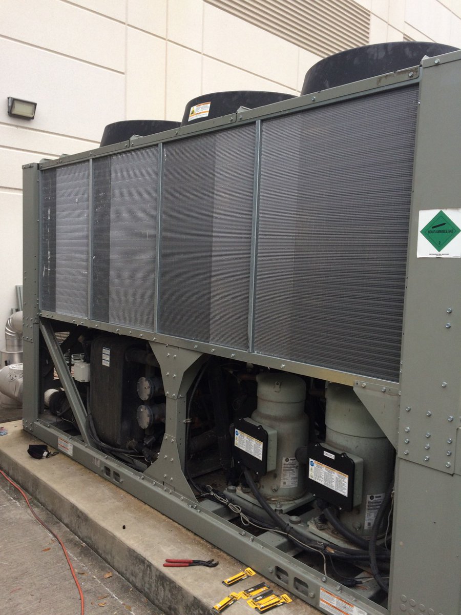 nwcoils's tweet photo. We built the coils for this Trane unit CGAM090 and they fit like a glove #coils #replacementcoils #trane #oem #chillers #hvac #hvaclife #mechanicalcontractor #CGAM090 https://t.co/ZrLnm7zAls