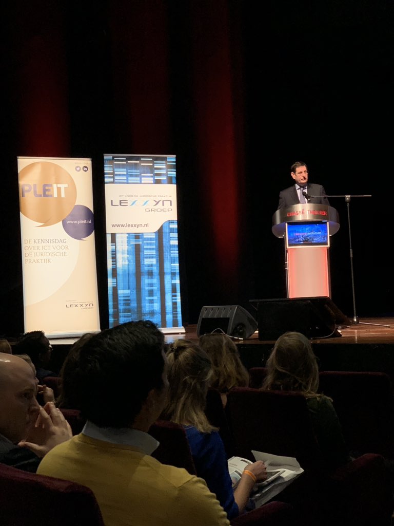 ‘Slimme technologie gaat er voor zorgen dat standaard werk steeds meer geautomatiseerd wordt’ aldus Mr. Bart van Tongeren, deken van <a href="/Advocatenorde/">NOvA</a> op het <a href="/SJBNcongres/">Jonge Balie Congres</a> - precies hoe wij bij <a href="/LexxynGroep/">Lexxyn Groep</a> ook naar #legaltech kijken. Techniek waar nuttig, de mens waar nodig.