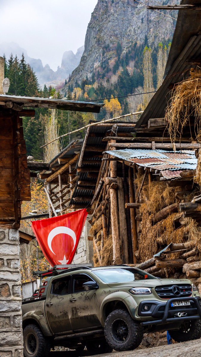 RumBat's tweet photo. #xclass ile #xmacera Kaçkarlar’da zirve zorlamasında...
#4matic hatasız çalışıyor!..
Gevşek zeminde stressiz tırmanmaya devam ediyoruz...
https://t.co/3WfWYnYQA8
#xtraclass #mbpickup #xklasse #overland #xcountry #offroad #crosscountry #expedition
@MercedesTurkiye https://t.co/VIUkotGDWy
