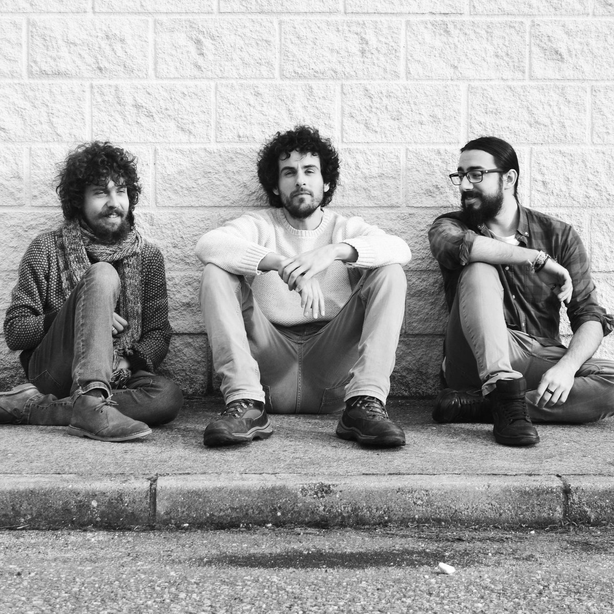 leomdebuda's tweet photo. #music #música #boyband #acoustic #guitar #directo #acústica #jueves #newartists #artists https://t.co/bms8iWgaPK