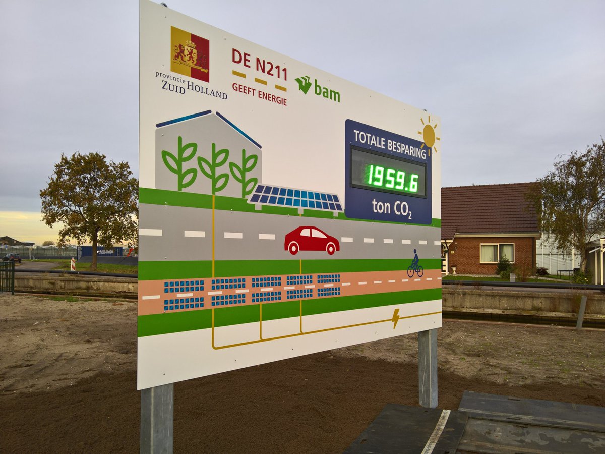 floorvermeulen's tweet photo. Een CO2-negatieve weg. Dat kan in @zuid_holland met de N211 in het Westland. Complimenten aan aannemer en startups die hebben bijgedragen! https://t.co/5pMNJkOnKO
