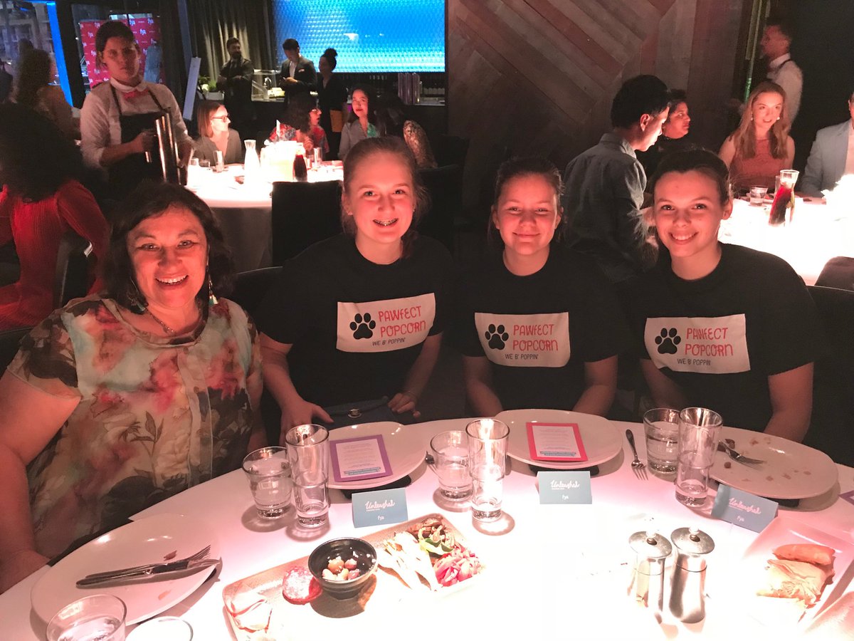 buffys_mate's tweet image. #unleashedawards #fya super excited at awards dinner. Congrats to all!