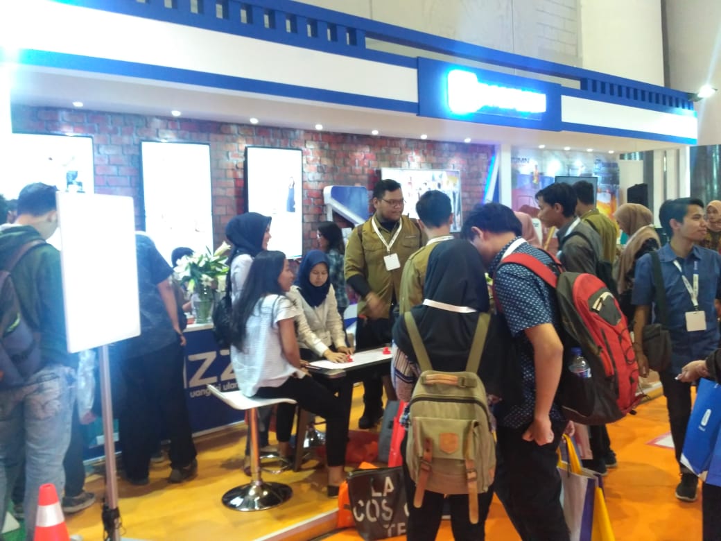 Konstruksi_INA's tweet photo. Keseruan booth sponsor Bank BRI hari ini yg diramaikan oleh para pengunjung pameran Konstruksi Indonesia 2018.Kunjungi berbagai booth menarik lainnya di Hall B 1,2,&amp;3 JIExpo Kemayoran #KI2018 https://t.co/xlzrRdYz4H