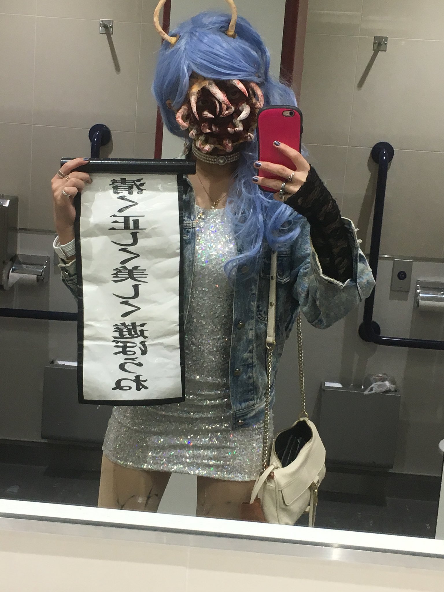 屋敷華 今年のハロウィン仮装まとめ 1 2枚目が本気の川崎ハロウィンパレード 3枚目は六本木 4枚目はハロウィン当日渋谷で啓蒙活動中 また来年モンスターで会いましょう ピアニスト 特殊メイクアップアーティスト Halloween18 カワハロ18