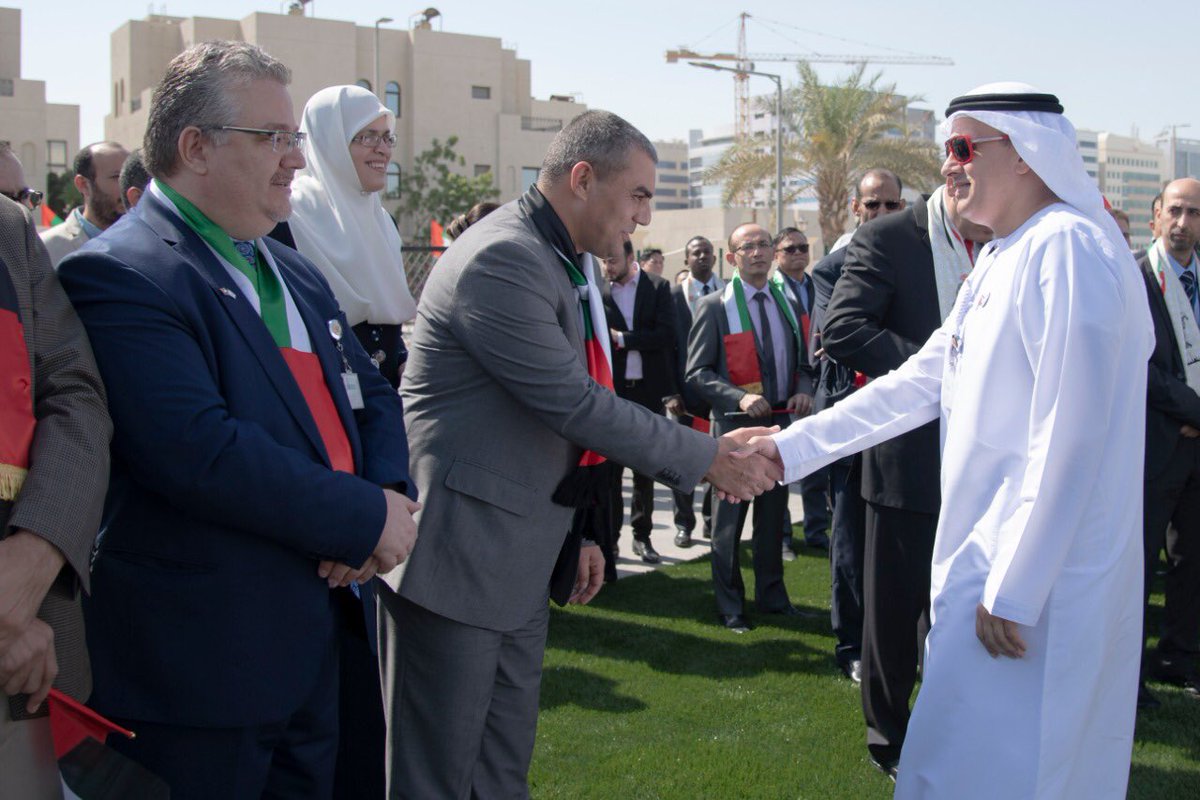 Atatreh's tweet photo. جانب من فعاليات جامعة العين 
 بـ #يوم_العلم حيث تعد دولة الإمارات أول دولة عربية تحتفل بالعلم في مناسبة وطنية خاصة، لتعكس  هذه المبادرة  ثقافة احترام العلم وبيان قدسيته بصفته رمزاً لسيادة الدولة، وإعلاءً لقيمة الاتحاد، وولاءً للقيادة والوطن.
#ارفعه_عاليا_ليبقى_شامخا
#UAEFlagDay https://t.co/xb5LexIxyx