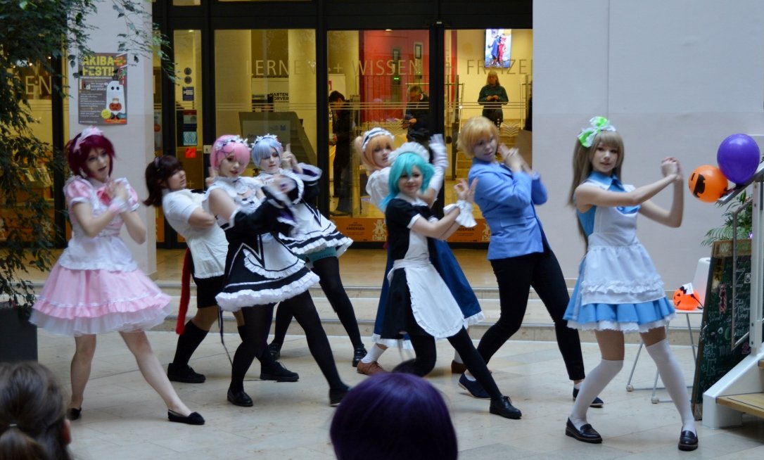 infoSakeMarkt's tweet photo. Impressions of „AKIBA-Fest“. That was a very unique German-Japanese festival with a colourful and diverse programme.
#bremen #event #akibafest2018 #sake #sakemarkt #sakelover
https://t.co/AgIYpPdg5t https://t.co/xlYPTi88Vy