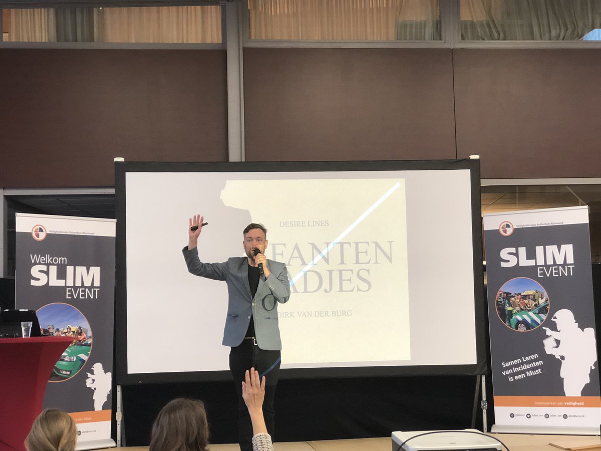 SamioFFF's tweet photo. PRESENT bij het SLIM Event 2018 (SamenLerenvanIncidenteniseenMust)
met gastspreker Jan Dirk van den Burg, Fotograaf des Vaderlands #SLIM2018 #BrandweerRotterdam-Rijnmond #VRR #workshops #BrandweerkazerneRidderkerk https://t.co/ObB6f3uflj