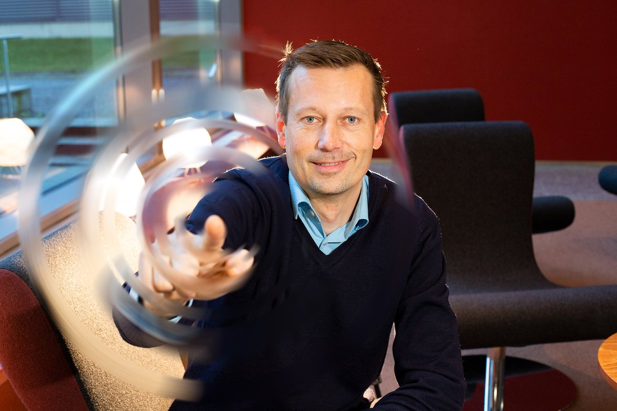 scienceparkFI's tweet photo. "Vaikeinta ei ole käskeä, vaan auttaa ihmistä oivaltamaan itse." Tämän tietää Vendacon Oy:n Otto Kuivalainen, joka kannustaa pohjoiskarjalaisia johtajia ja esimiehiä parantamaan ammattitaitoaan: https://t.co/w9PaS13PUc @okuivala #kuukaudenyritys https://t.co/BaWHj8nYTa