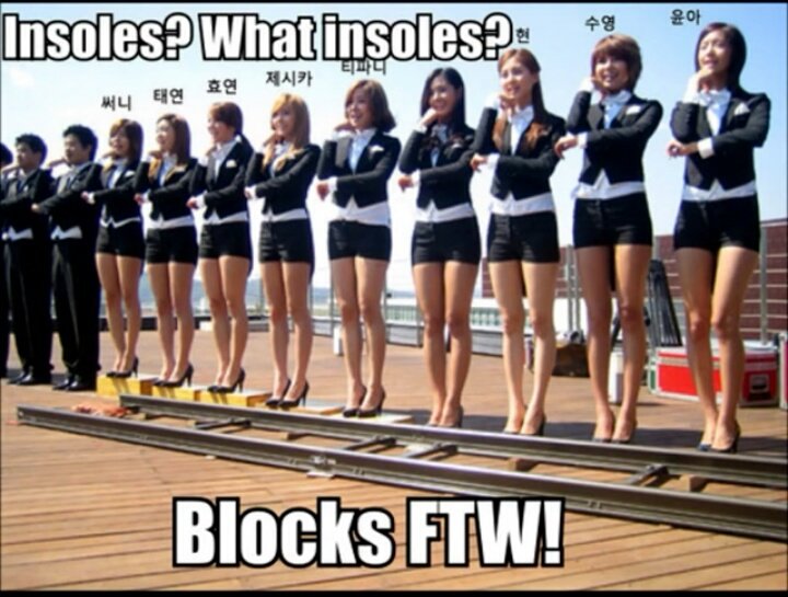 Стюардессы для взрослых. Стандарты стюардесс. Бортпроводники эйр арабия. Какой вес у стюардесс. Американские стюардессы.